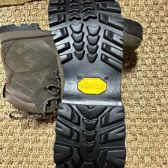 GARMONT  PORDOI  MID FG HIKING BOOTS NEW - Picture 2 of 7